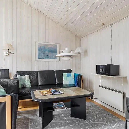 2720-nexo-strandmolleskoven-15 Vester Somarken